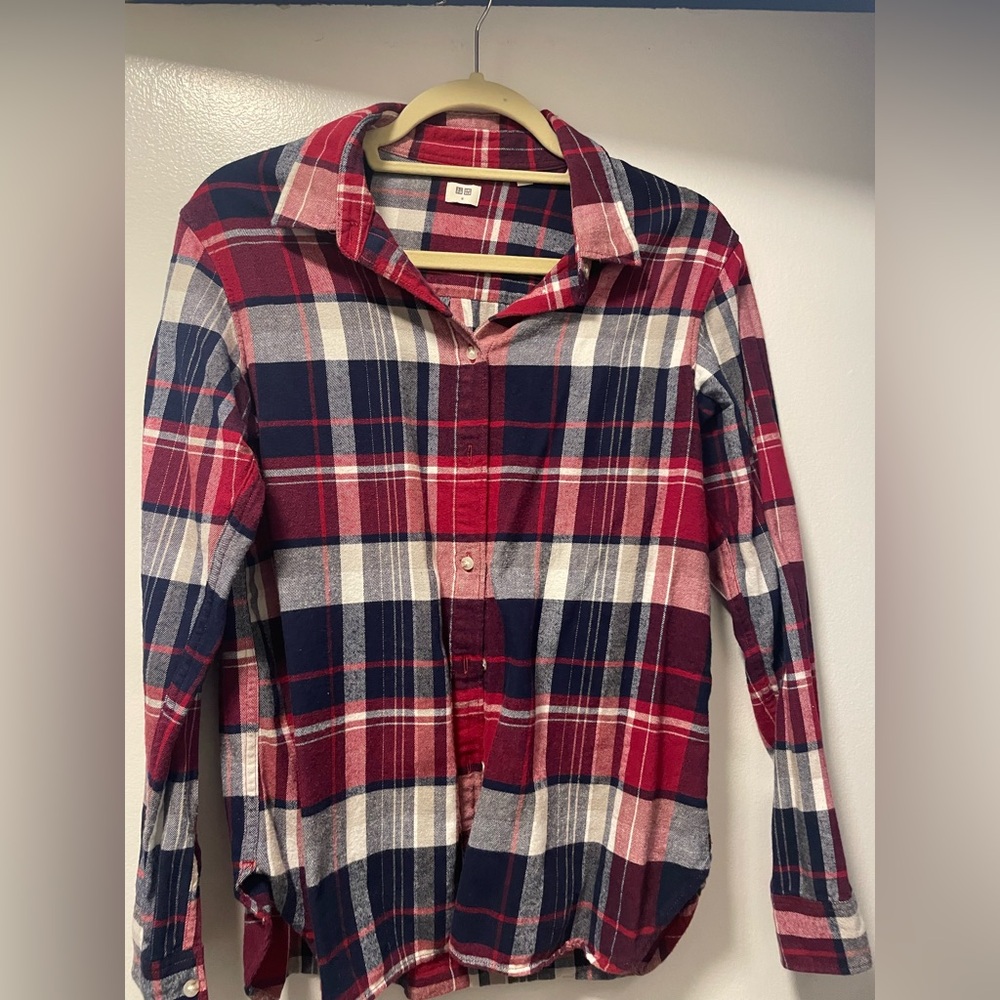 Uniqlo Women's Red and Blue Plaid Button Down Shirt